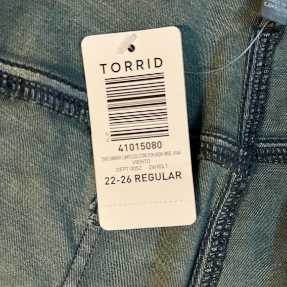 Torrid Trio Fit Skinny Limitless Stretch Jeans Size 22R- 26R NWT - Picture 6 of 11